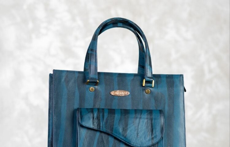 Briefcase NDANANE en cuir, collection NDANANE – Soxnasi maroquinerie Dakar