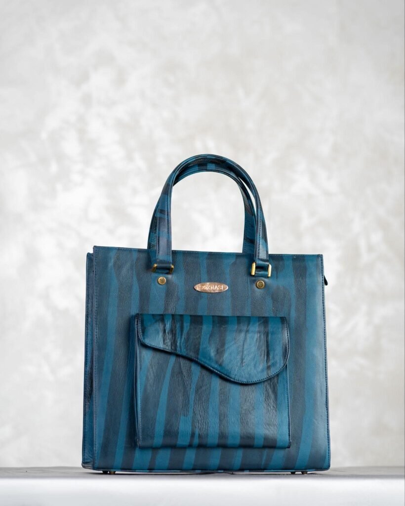 Briefcase NDANANE en cuir, collection NDANANE – Soxnasi maroquinerie Dakar