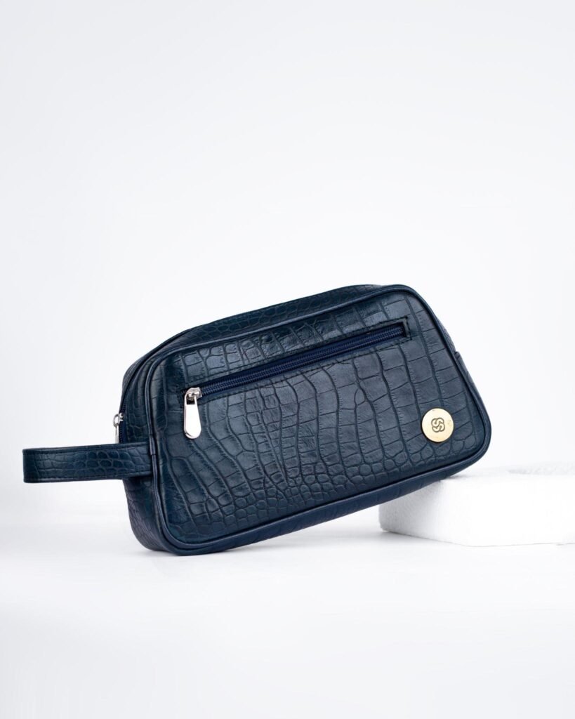 Trousse homme AHMADINA en cuir, collection SOXNASI FOR HIM – Soxnasi maroquinerie Dakar